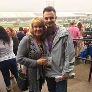 Meet your Posher, Casey